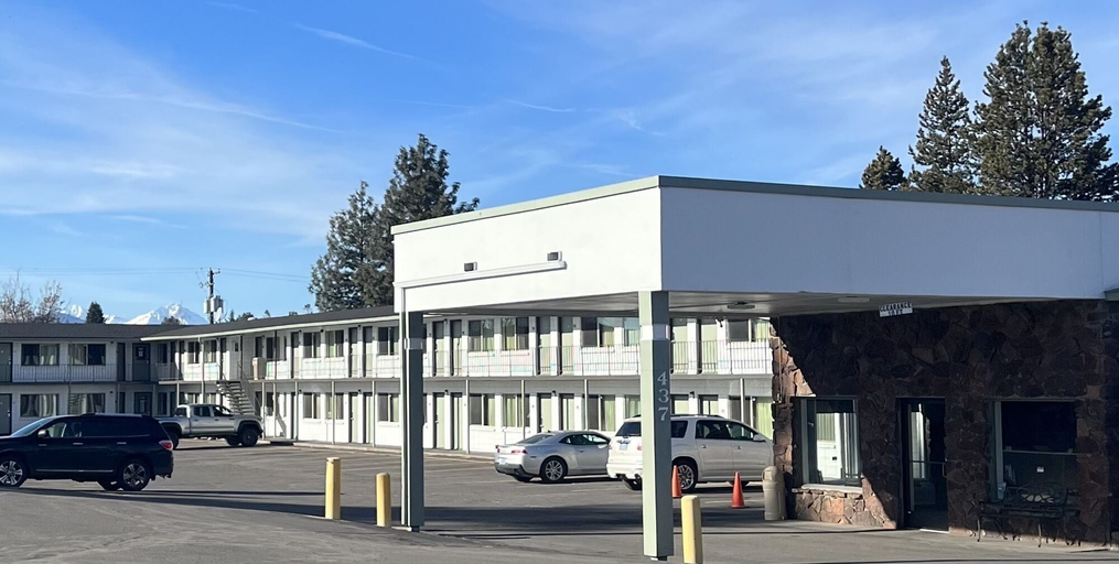 Exterior & Views 2, Bend Inn & Suites, Deschutes