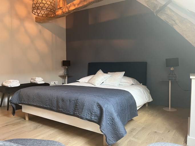 Bedroom 3, Les Appartements du Domaine Gueguen, Yonne