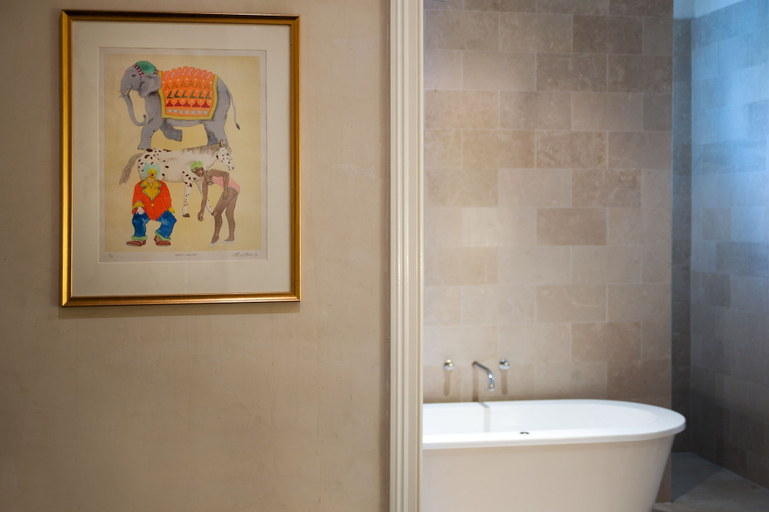 Bathroom 4, Hotel Frangos, Hepburn - East
