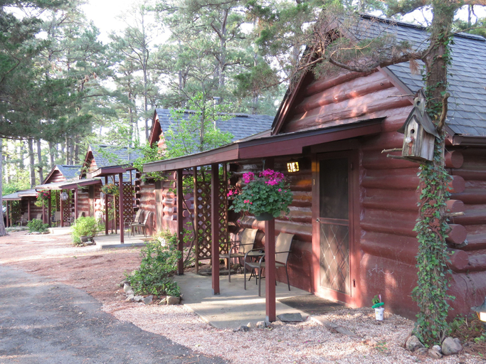 Exterior & Views 1, Tall Pines Inn, Carroll