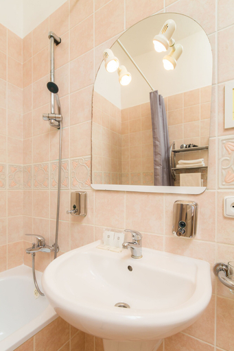 Bathroom 4, City Crown Hotel, Praha 1