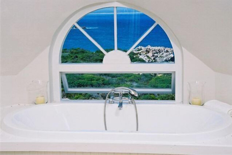 Bathroom 4, Ocean Eleven Guest House, Overberg