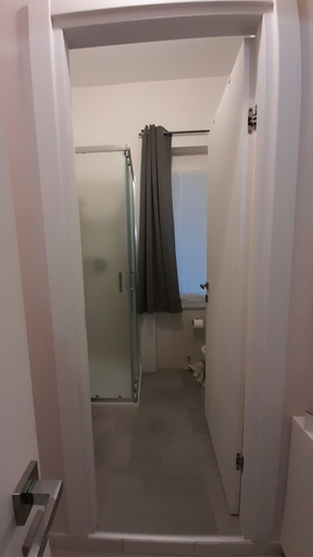 Bathroom 5, VittorioVeneto 126, La Spezia