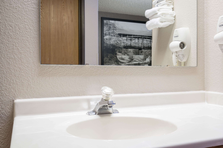 Bathroom 4, Super 8 by Wyndham Menomonie WI, Dunn