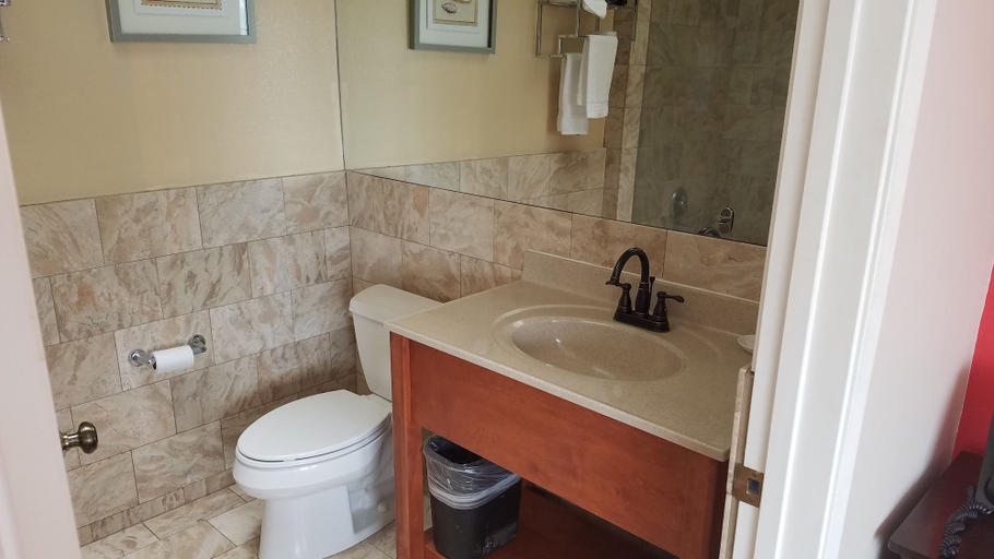 Bathroom 4, Malibu Country Inn, Los Angeles