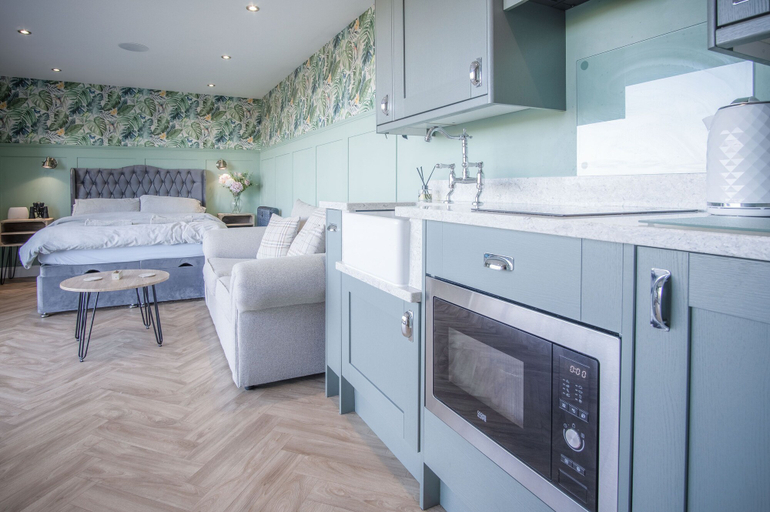 Bedroom 2, Brandy Cove - 1 Bed Cabin - Landimore, Swansea
