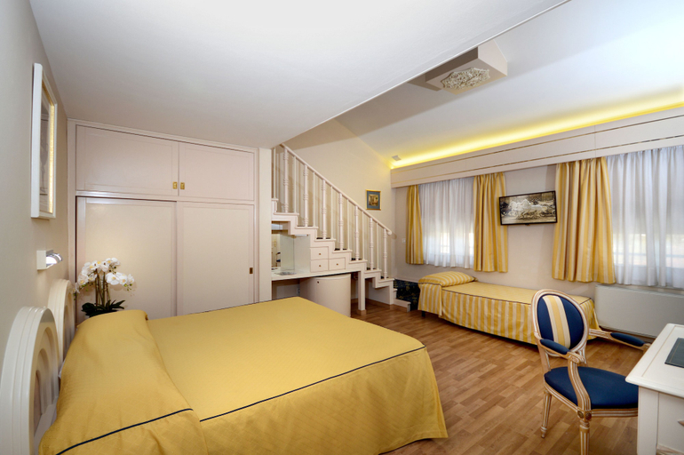 Bedroom 3, Grand Hotel Vittoria, Pistoia