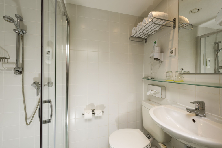 Bathroom 5, AHORN Hotel Am Fichtelberg, Erzgebirgskreis