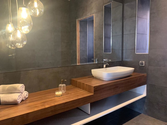 Bathroom 3, Villa Noor, Marrakech