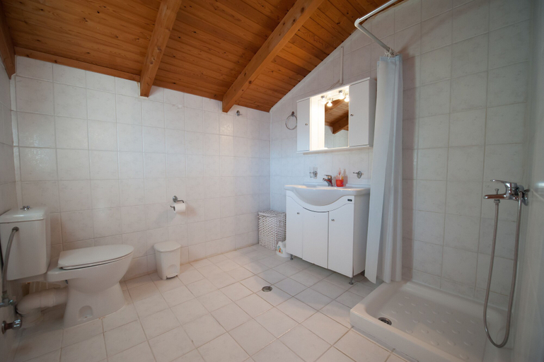 Bathroom, Zarkadis Beach Apartments, Ionian Islands