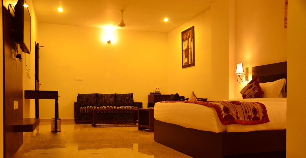 Bedroom 2, Royal Windsor Hotel, Nainital