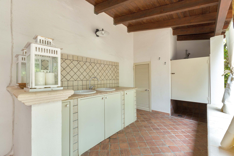 Others 4, 3017 Villino Pepe Rosa by Barbarhouse, Lecce