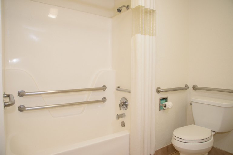 Bathroom 4, Pigeon River Inn, Sevier