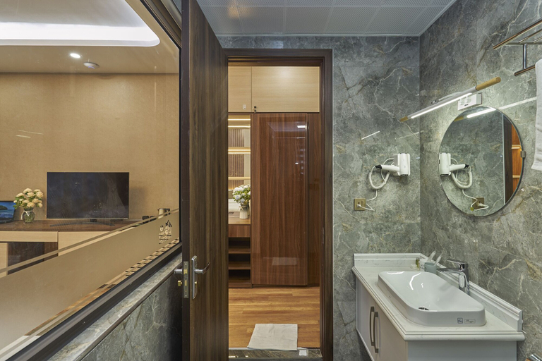 Bathroom 3, BBQ Villa & Hostel Ha Long, Hạ Long