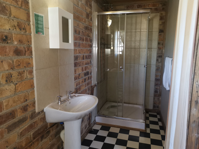 Bathroom 4, Autumn Breeze Manor, Ehlanzeni