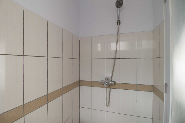 Bedroom 5, RedDoorz near Siloam Karawaci 2, Tangerang