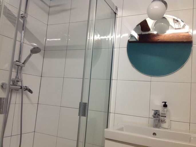 Bathroom 2, Casa de los Deseos, Burgos