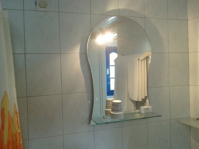 Bathroom 4, Creta Sun Hotel Studios, Crete