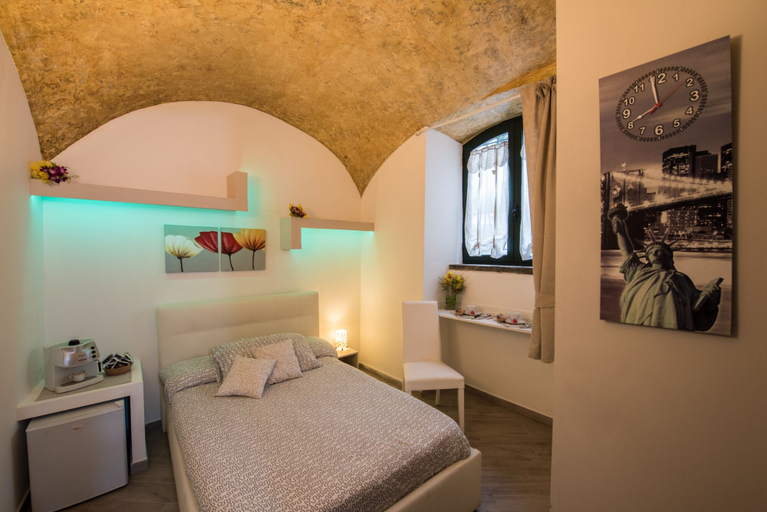 Bedroom 4, Petros rooms&apartments, Salerno