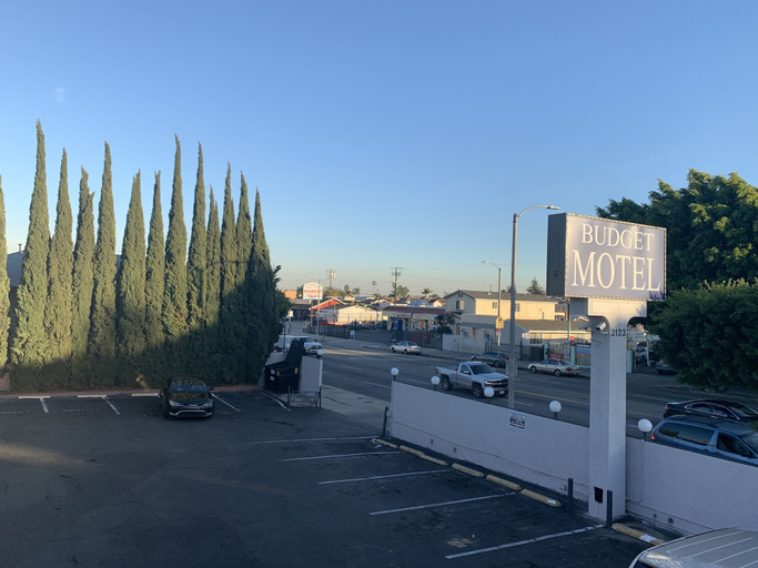 Others 5, Budget Motel, Los Angeles