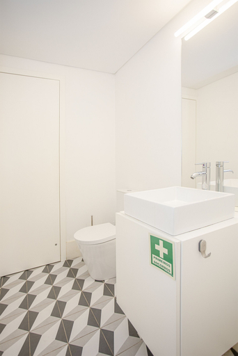 Bathroom 4, Liiiving - Garden Light Mezzanine, Porto