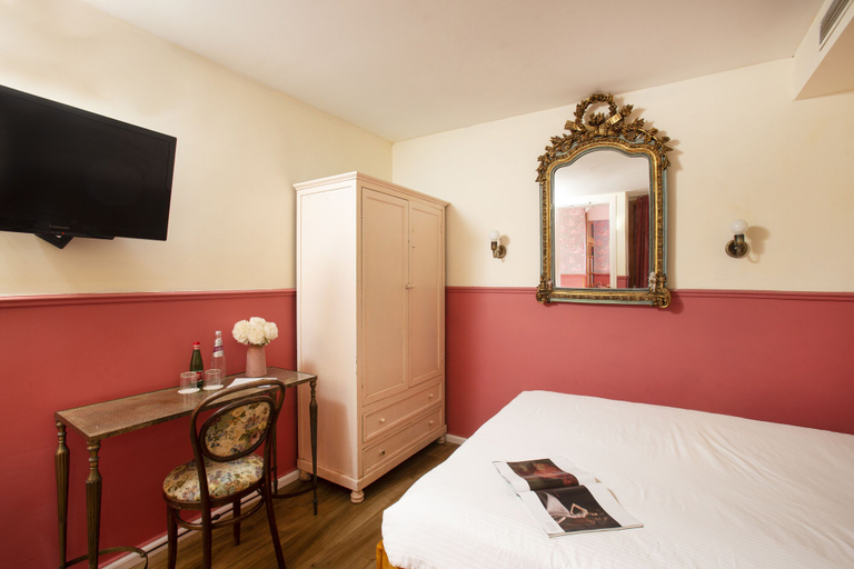 Bedroom 2, The Elliot - Adults only