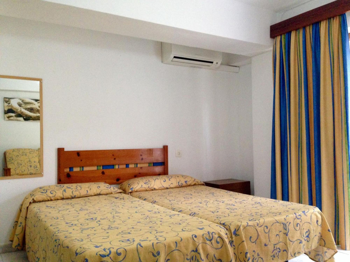 Bedroom 4, Apartamentos Llevant, Baleares