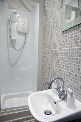 Bathroom 3, Braemar, Cornwall