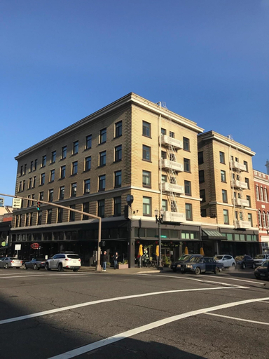 Exterior & Views 2, Washington Plaza Apartments, Multnomah