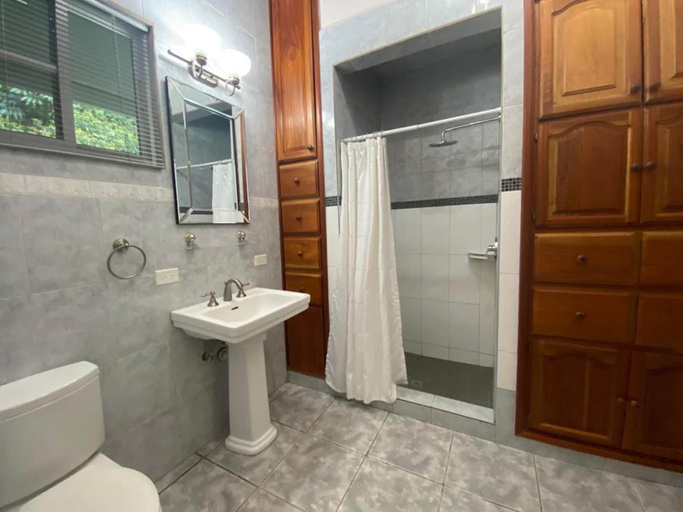 Bathroom 4, Coffee Estate Inn, Boquete