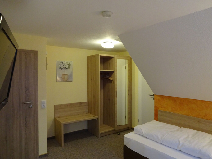 Bedroom 3, Gasthof Hotel Zum Ross, Main-Tauber-Kreis