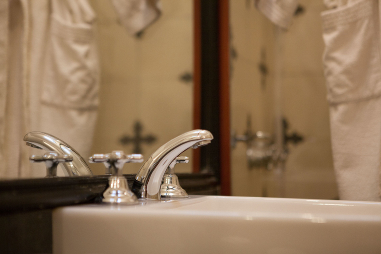 Bathroom 5, Las Moras Hotel, Capital