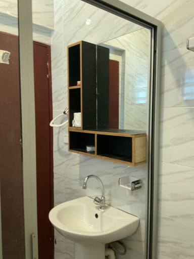Bathroom 3, Fox Homestay, Rewa