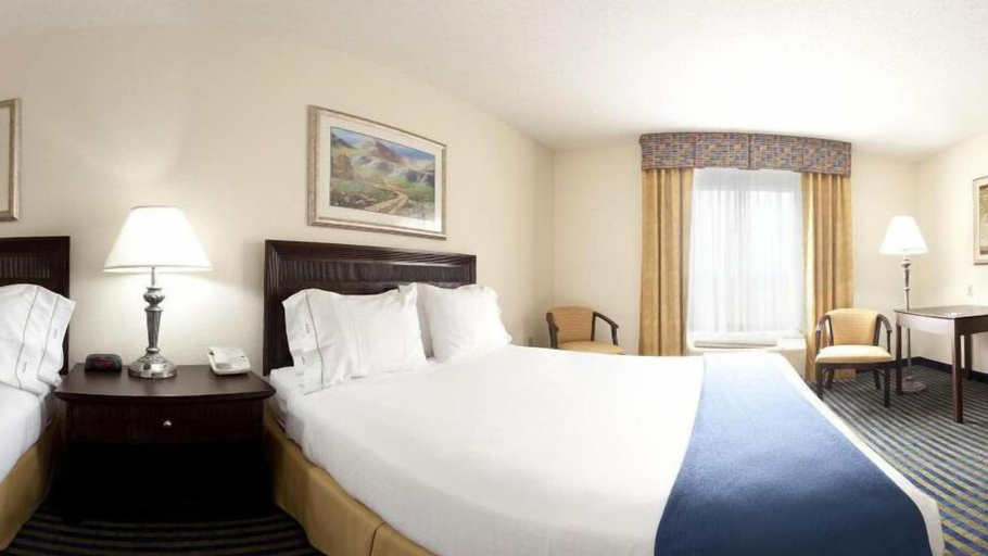 Bedroom 5, Holiday Inn Express & Suites CHESAPEAKE, Chesapeake