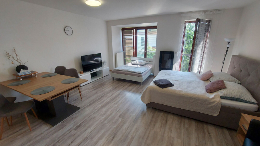 Others 4, Apartman Sky City, Beroun
