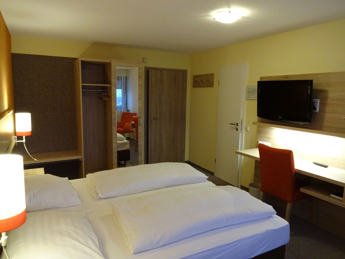 Bedroom 3, Gasthof Hotel Zum Ross, Main-Tauber-Kreis