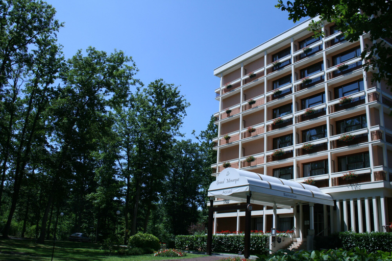 Exterior & Views 2, Le Grand Monarque, Seine-et-Marne