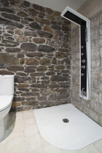 Bathroom 3, Apartamentos el Aramo, Asturias