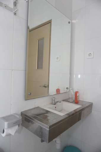 Bathroom 4, Cahaya 3 Hotel Near Juanda Airport, Surabaya
