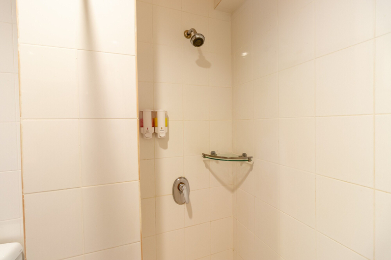 Bathroom 4, Thipurai Beach Hotel, Hua Hin
