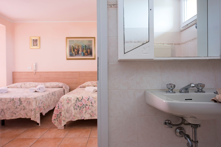 Bathroom 5, Hotel Settebello, Forli' - Cesena