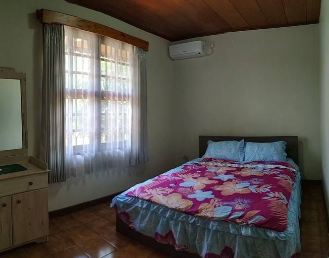 Bedroom 2, Villa Bumblebee 2 – Little Venice Puncak, Cianjur
