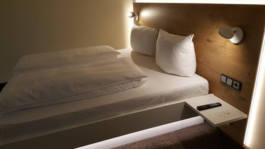 Bedroom 3, Hotel Jägerhaus Esslingen, Esslingen