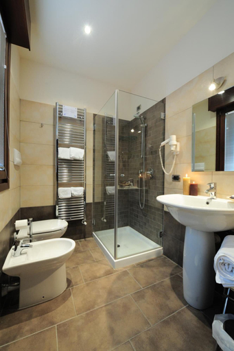 Bathroom 3, Hotel San Pietro, Verona