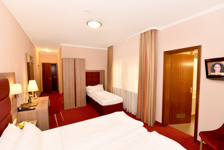 Bedroom 4, Hotel Römerhof, Baden-Baden