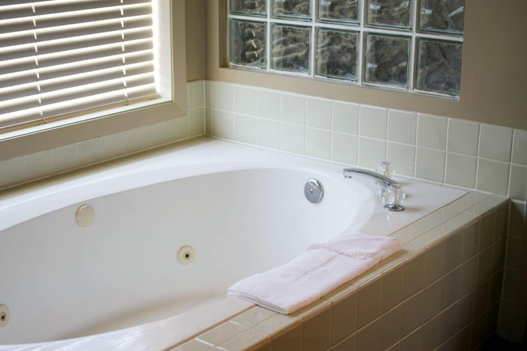Bathroom 5, Waterton Lakes Lodge Resort, Division No. 3