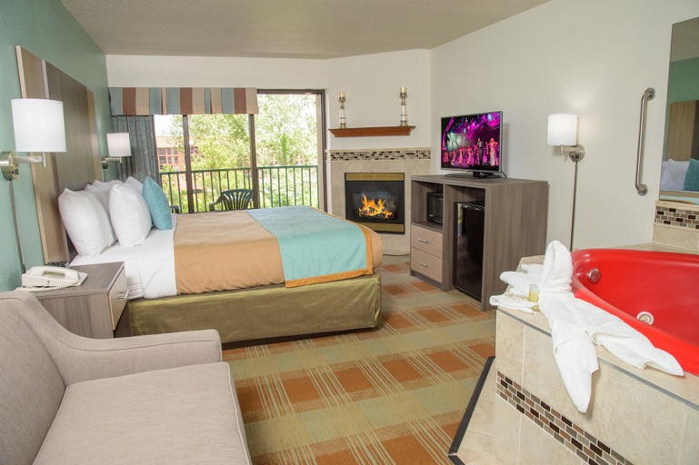 Bedroom 3, Pigeon River Inn, Sevier