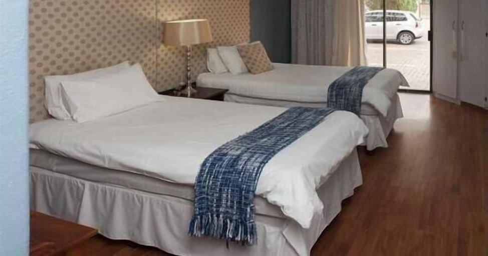 Room 4, Tarragon Guest House, Dr Kenneth Kaunda
