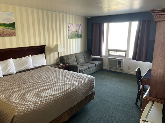 Bedroom 3, Motel Oasis, Grant