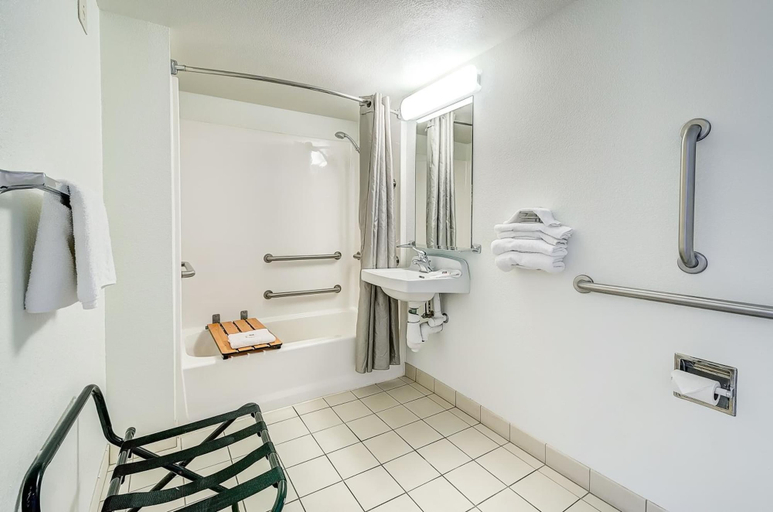 Bathroom 5, Motel 6 Thornton, CO, Adams